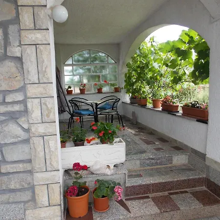 Apartments Miro Kornic Exterior photo